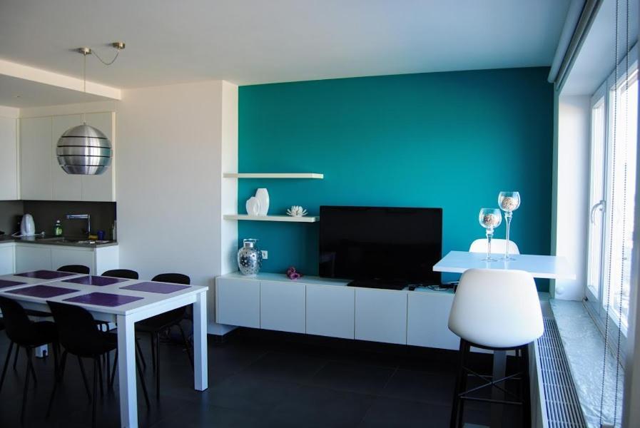 Modern Appartement Op De Zeedijk Met 2 Slaapkamers Te Oostende Экстерьер фото